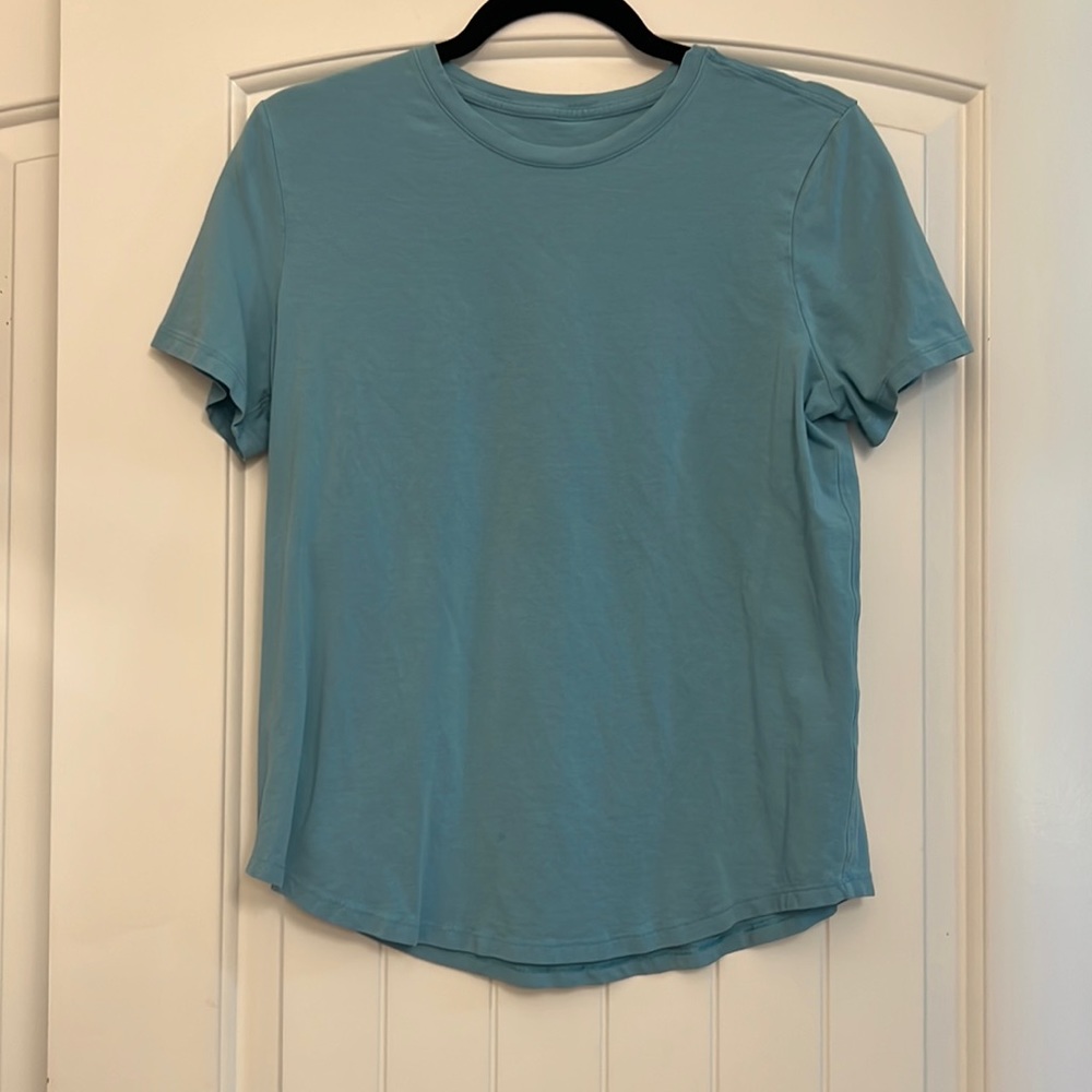 Lululemon t-shirt